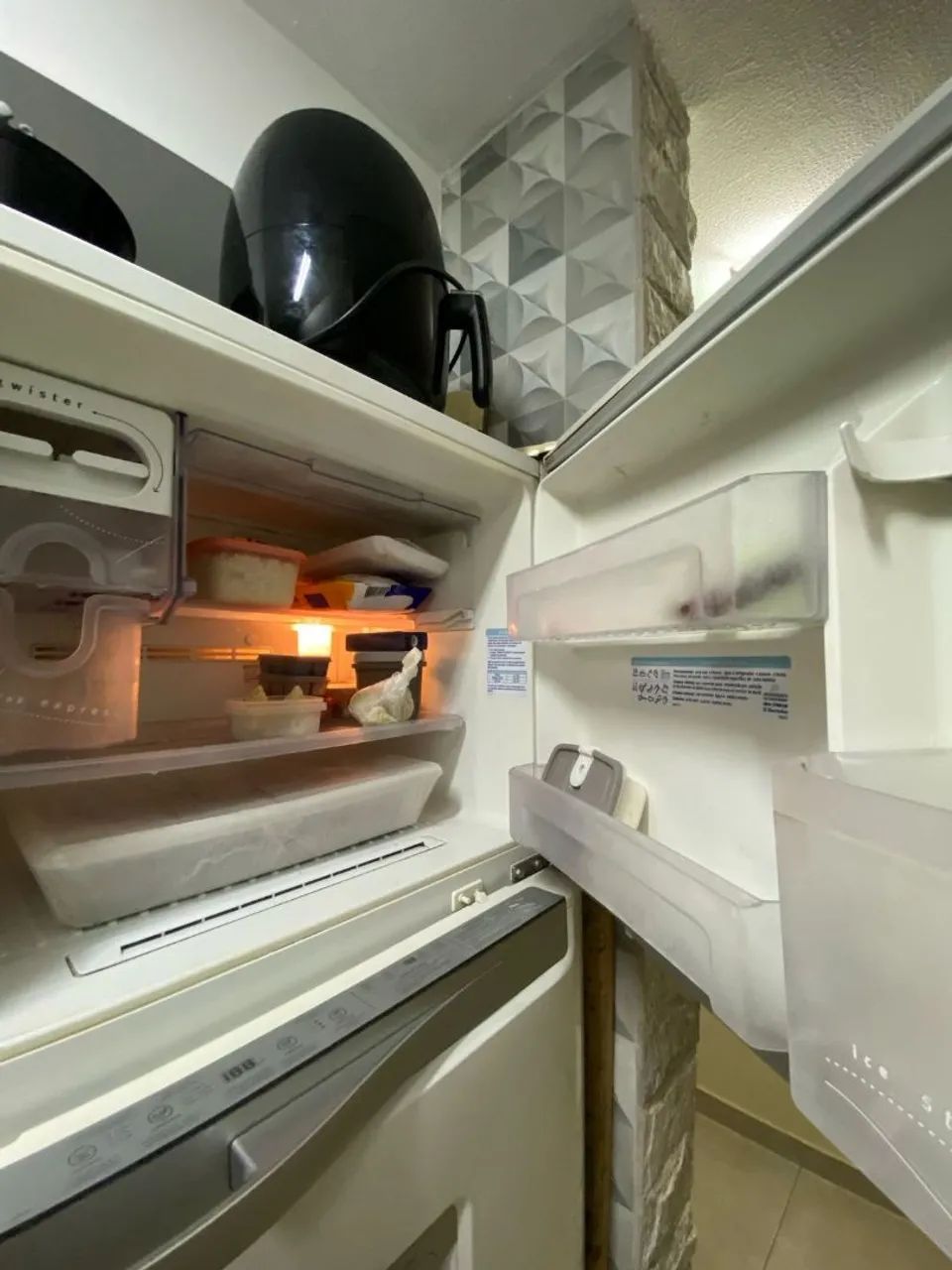 Geladeira Duplex Electrolux com Dispenser de Água - Foto 2