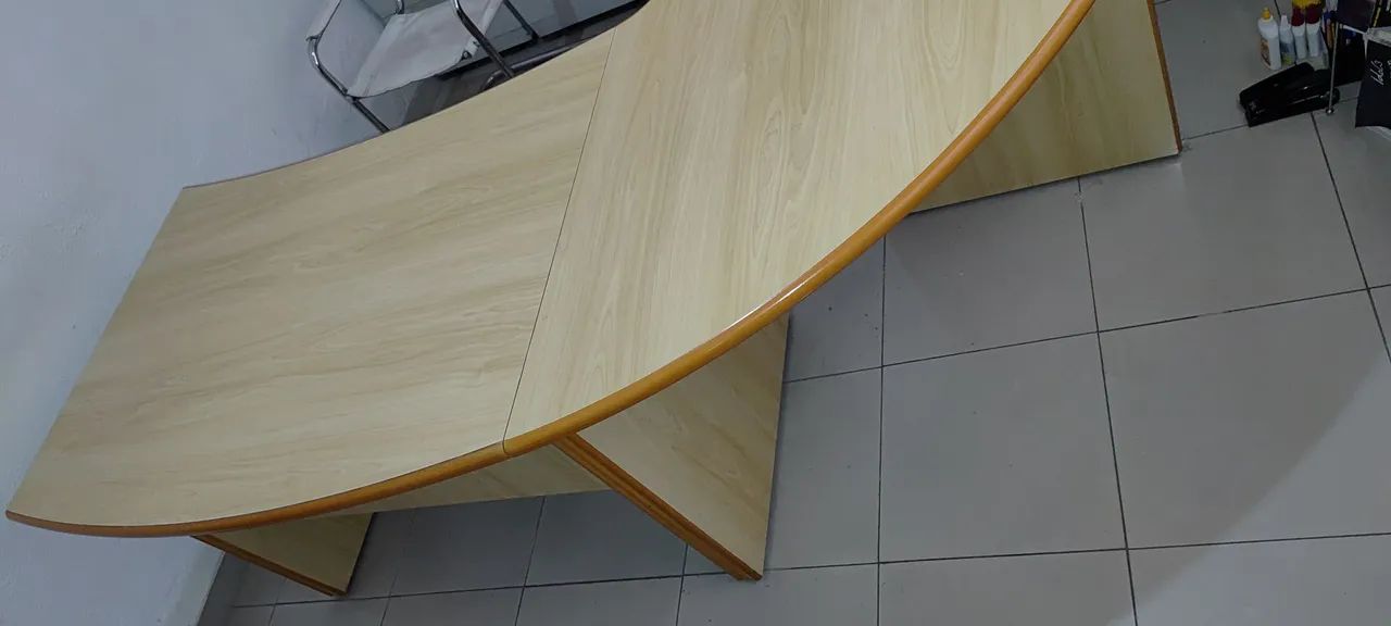 Mesa de escritório em ótimo estado - Foto 5