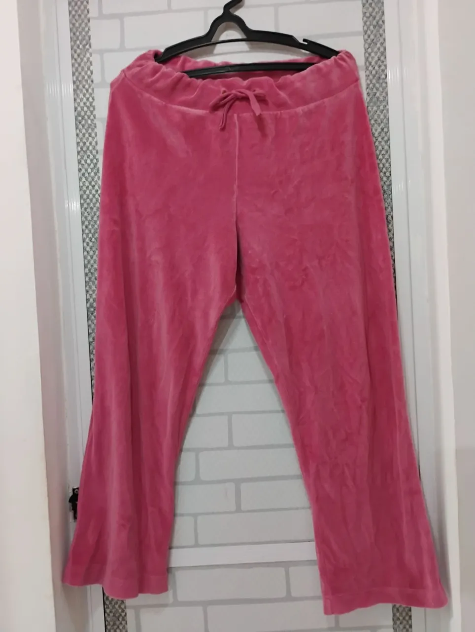 Calça de veludo rosa