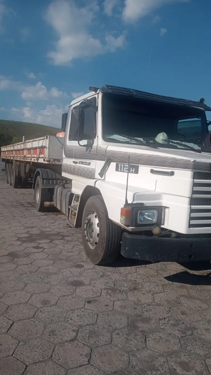 112h ano 86 e carreta Randon 3 eixos 2004 .