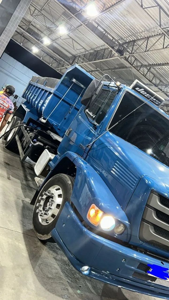 Caminhão Caçamba ano 2016. R$ 370.000  - Foto 2