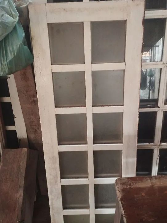 Janelas de madeira com vidros - Ótimo estado!