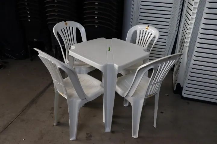 JOGO DE MESA COM 4 CADEIRAS BRANCO JR - Foto 3
