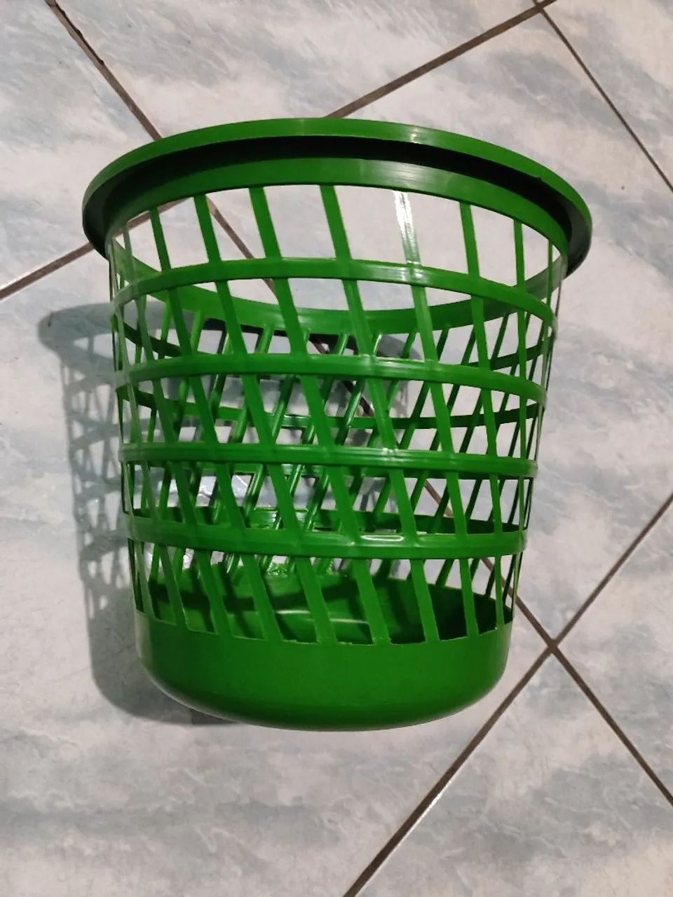 Green New Mesh Trash Can Basket