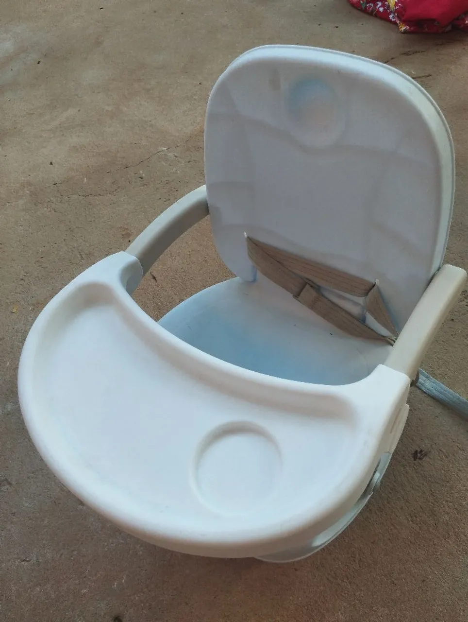 Cadeira de alimentação infantil
