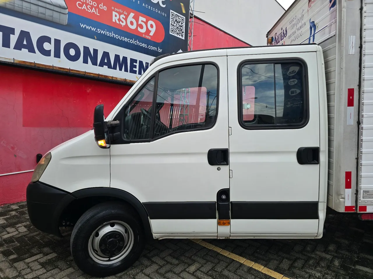 IVECO UNICO DONO CABINE DUPLA BAÚ ÓTIMO ESTADO *