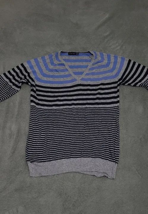 Camiseta Zara Man listrada cinza e azul - Foto 2