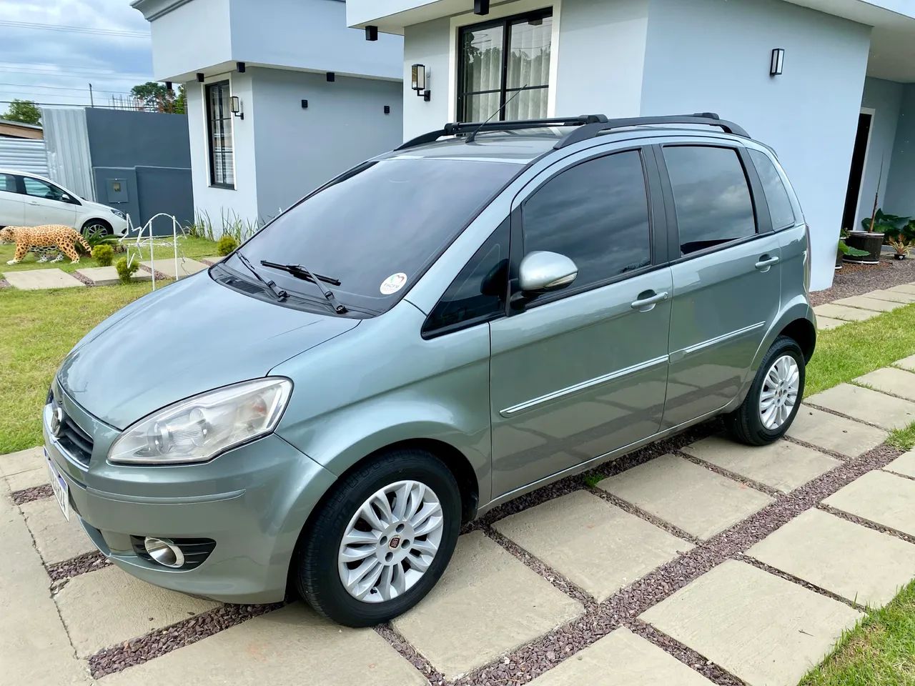 Fiat Idea Attractive 1.4 Fire Flex 8V 5P 2013 - Foto 2