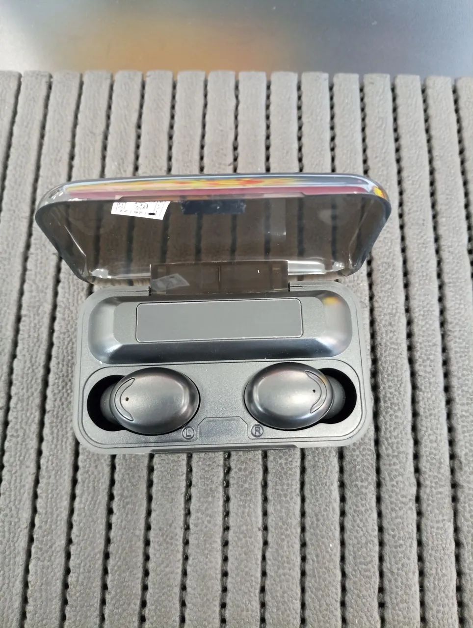 Fone de ouvido TWS sem fio com carregamento - Foto 3