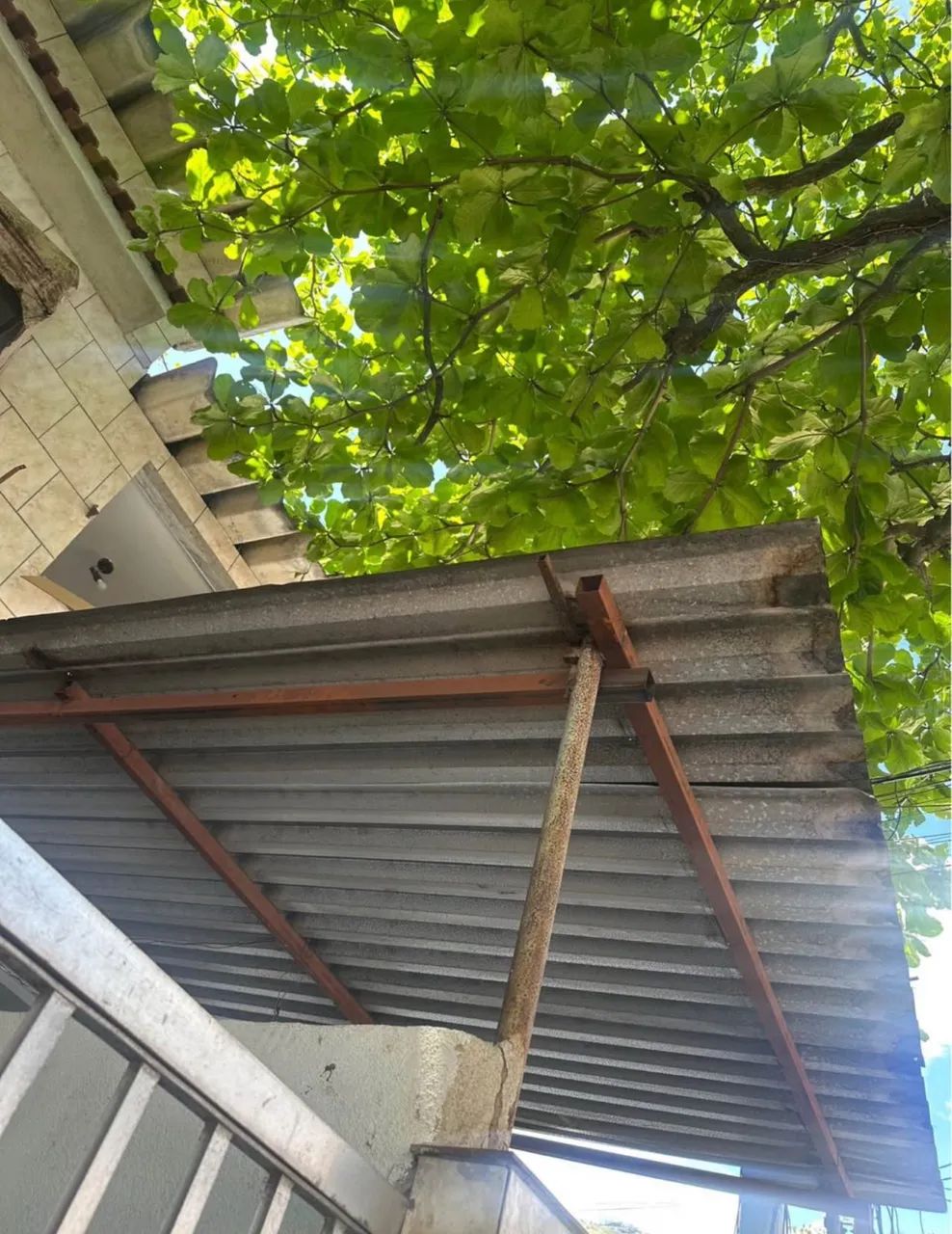 Selling complete roof urgently.64629163595393120