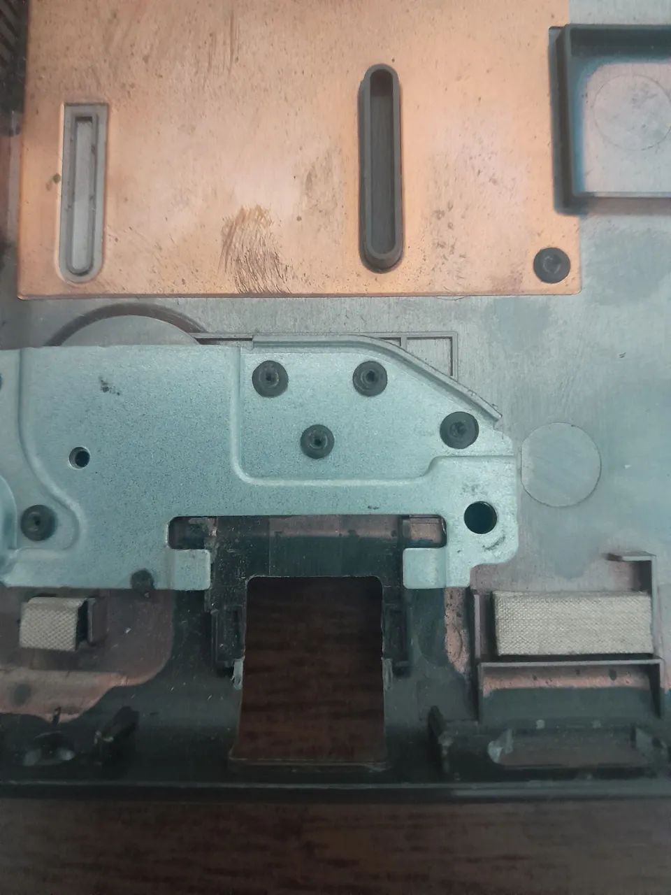 Base Inferior Dell Inspiron 5567 - Foto 4