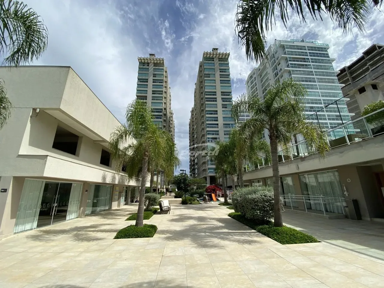 Apartamento disponível para locação no bairro Itacolomi, em Balneário Piçarras/SC.
