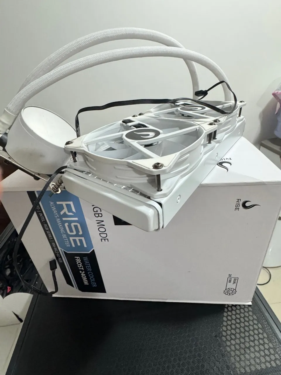 Water Cooler Rise Mode Frost 240mm RGB