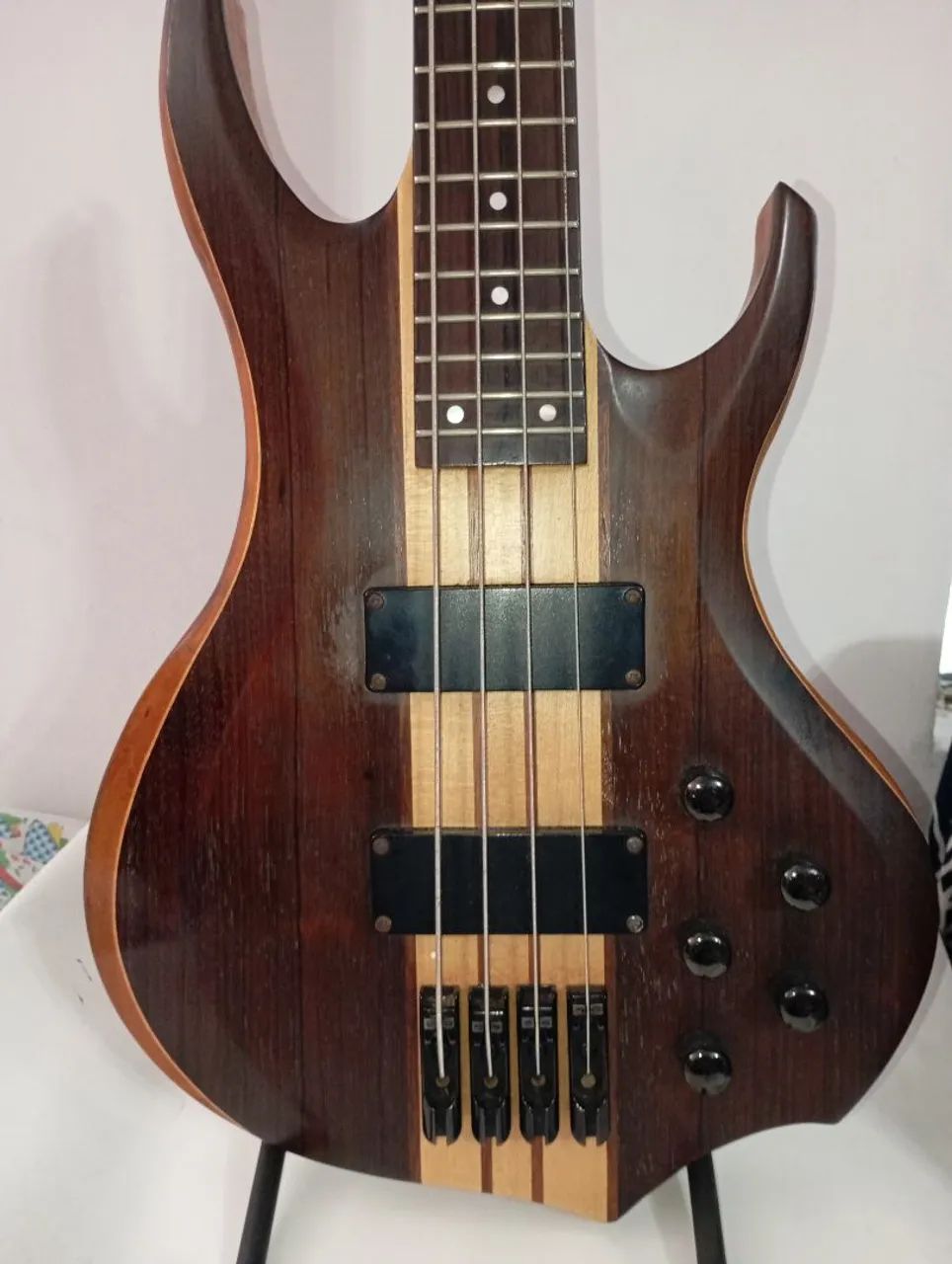 Baixo Grass Roots comprado no japão - Instrumentos musicais