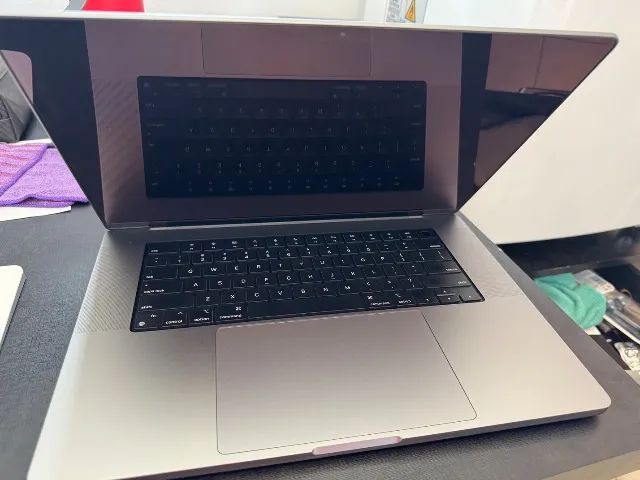 MacBook Pro 16" 16GB M1 Pro SSD 512GB