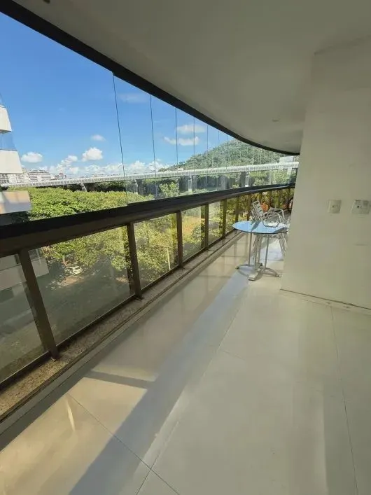 Apartamento com 3 Quartos no Parque das castanheiras. /