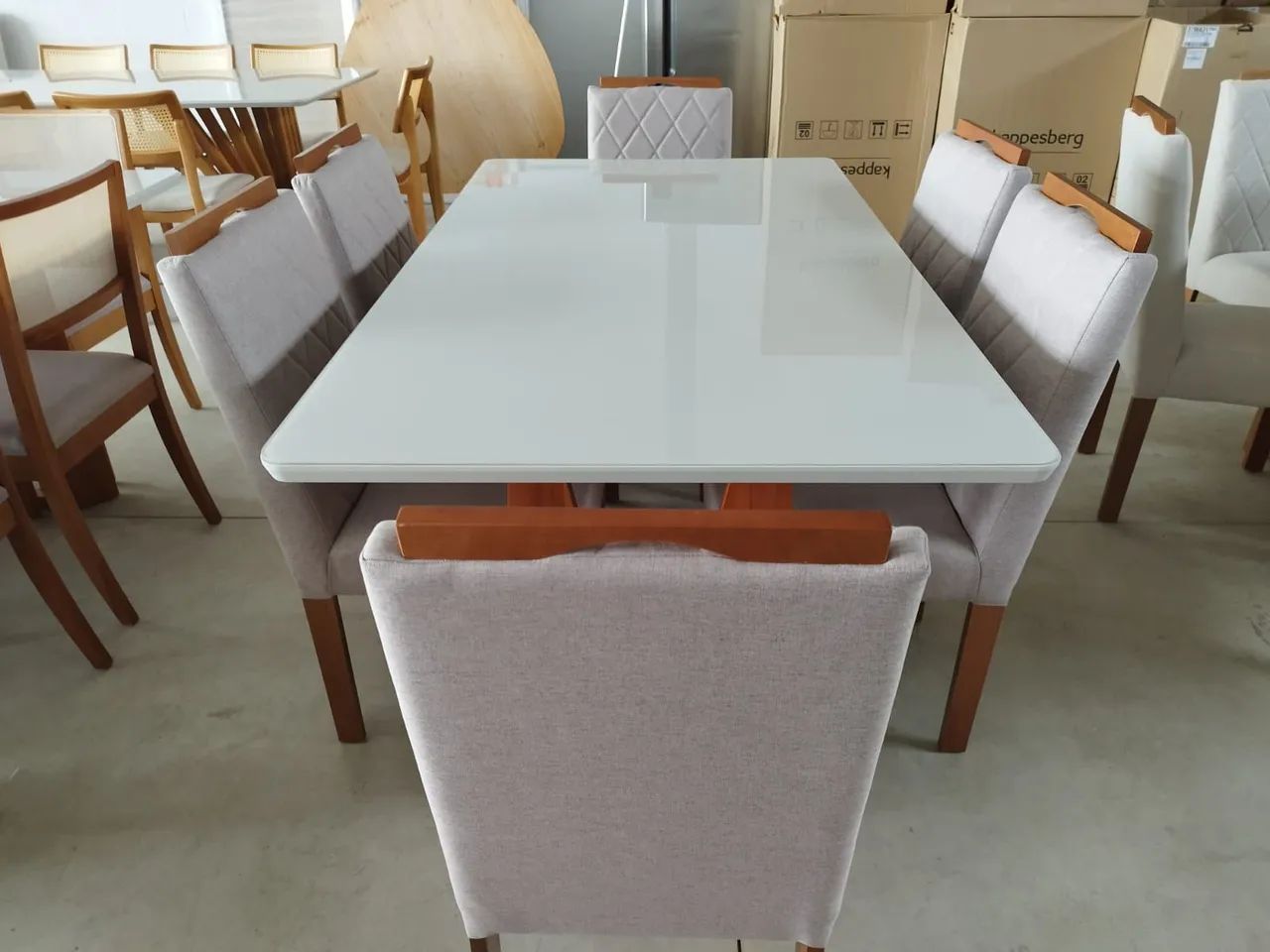 Mesa de Jantar em Madeira com Tampo de Vidro c/ 6 cadeiras  - Foto 3