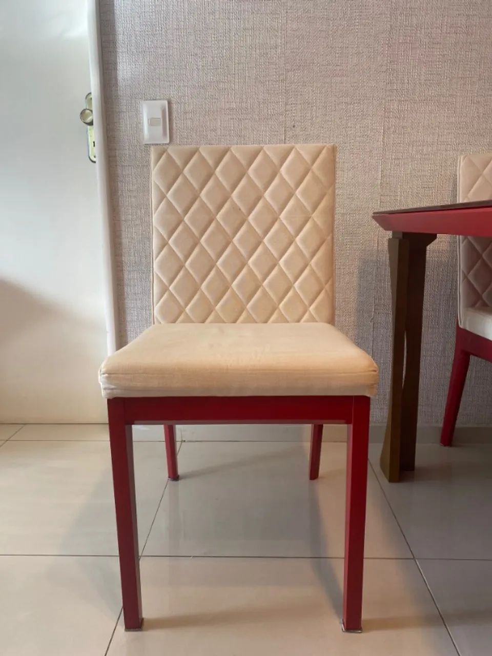 Mesa de Jantar Retangular para 6 lugares vermelha usada com 4 cadeiras - Foto 3