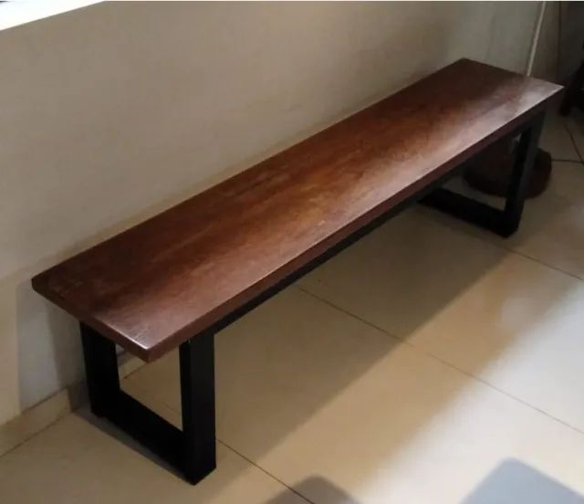 Banco decorativo de angelim maciço e aço - Foto 2