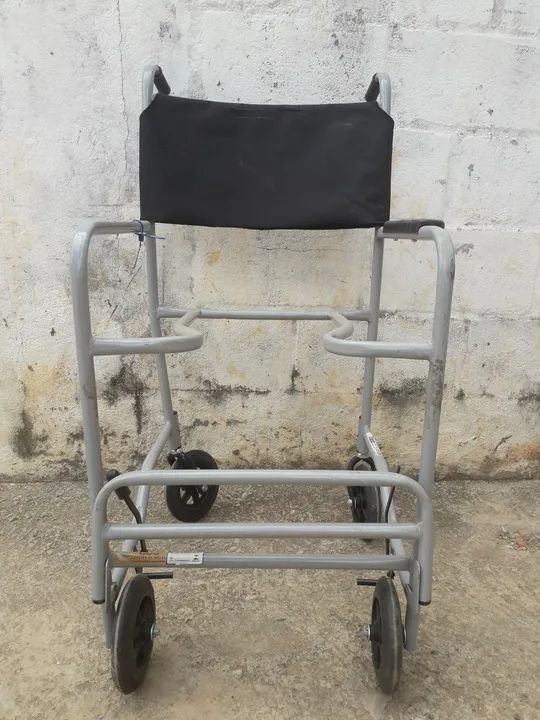 Cadeira de Banho - Usada - Foto 2