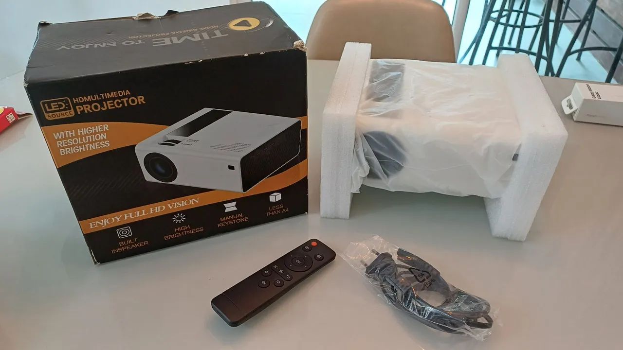 ProjetorProjetor LED HD Multimídia - Em ótimo estado64313033568897120