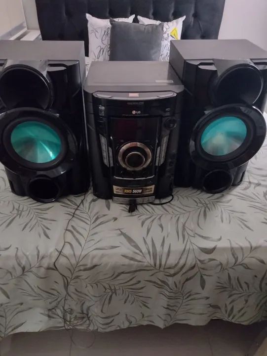 Som LG 560W RMS com Bluetooth e USB - Foto 2