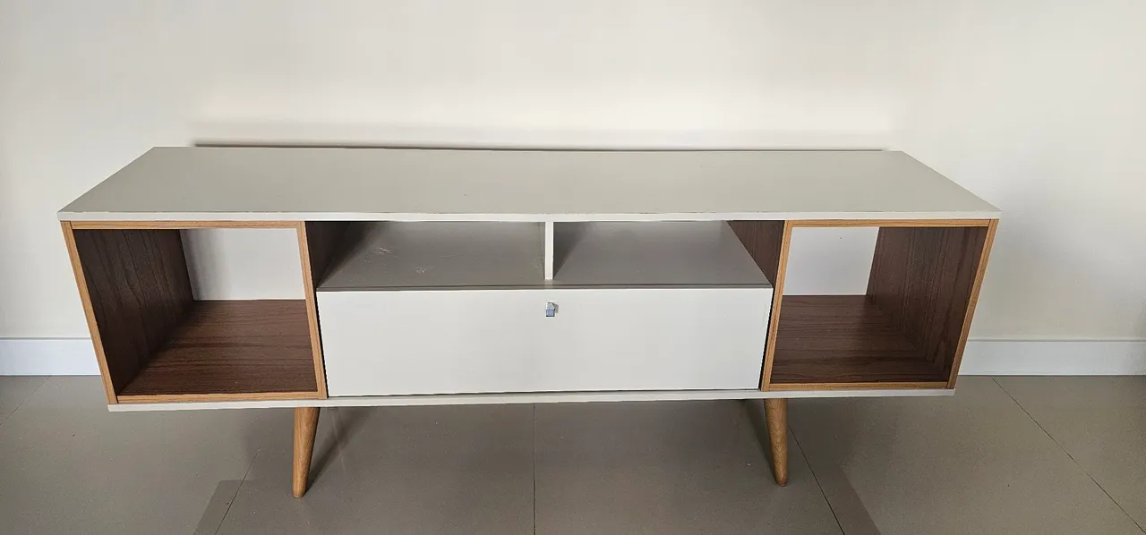 Rack/Painel para TV com design moderno