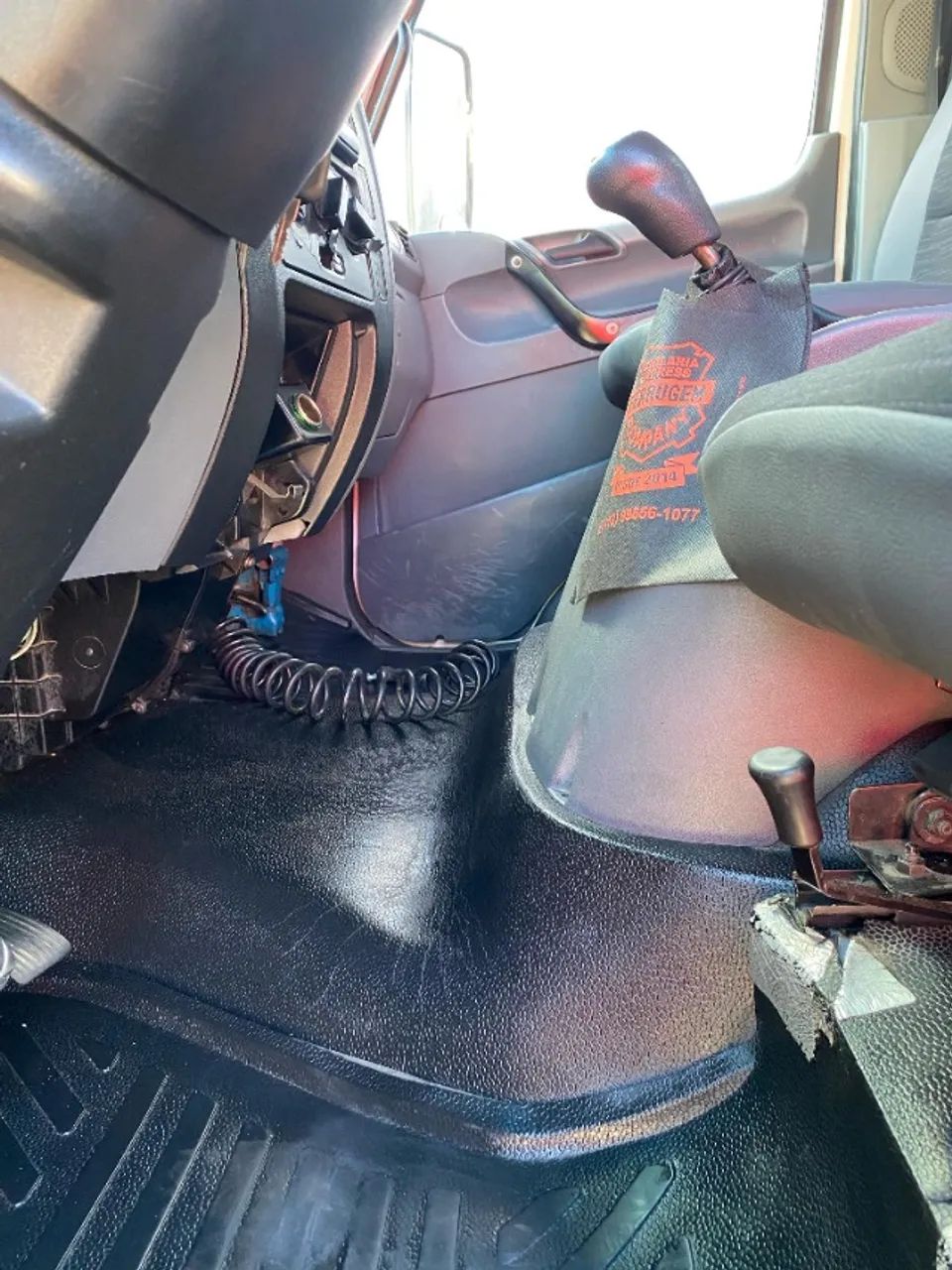 MB ACCELO 915c BAÚ - Foto 14