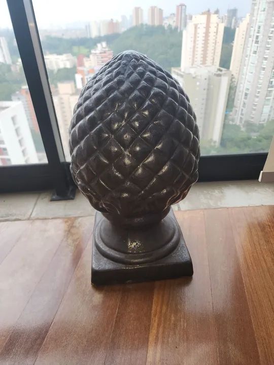 Pinha grande de cerâmica 46cm