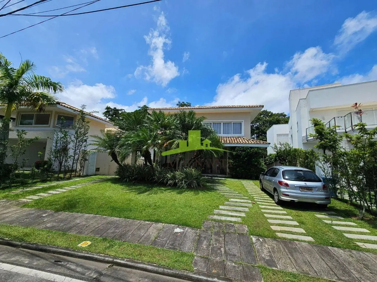 Casa no Alphaville Salvador 1, 520m², 4 suítes, piscina, deck com hidromassagem, área verd