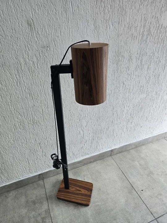 Luminária de chão Deck 