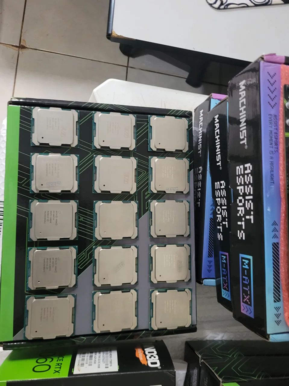 Processador Xeon E5-2680 V4 (14 Núcleos - 28 Threads)