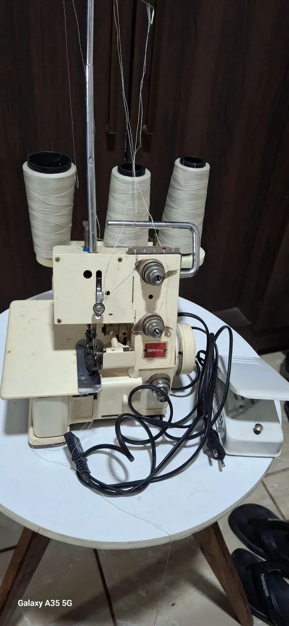 Máquina de Costura Overlock Semi Industrial