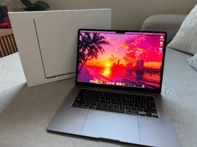 Apple MacBook Air M2 15 Polegadas Space Gray