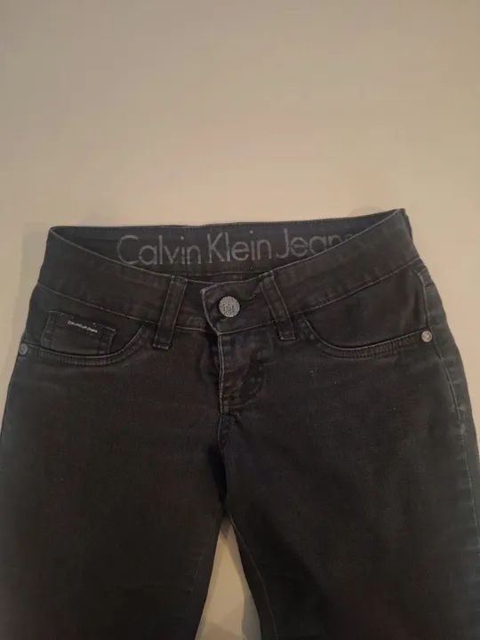 Calça jeans Calvin Klein preta - Foto 3