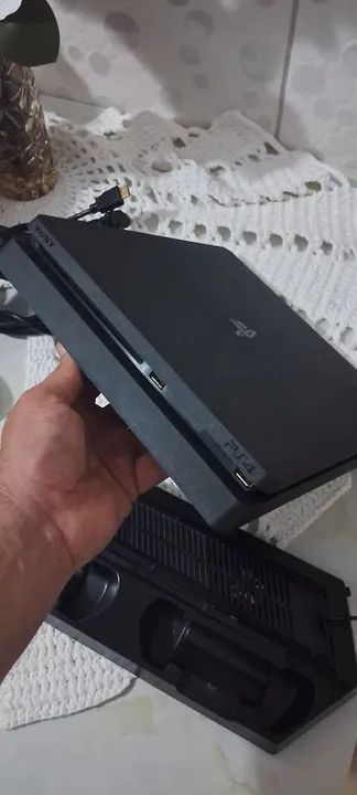 Ps4 slim semi novo+base de carregamento  - Foto 2
