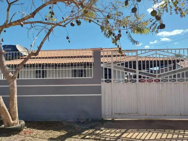 Casa de rua : Térrea / Residencial / Cidade Alta