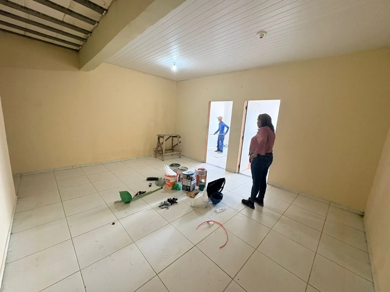 Alugo casa 2/4