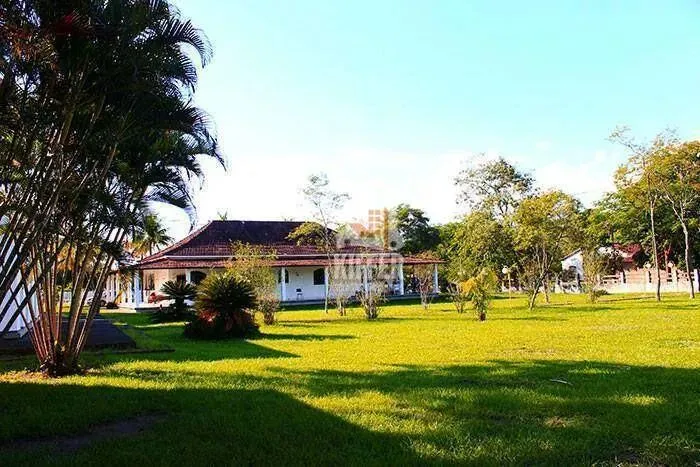 Sítio Maravilhoso com 10.000m² à Venda em Itaboraí  Piscina, Salão de Festas e Muito Verde