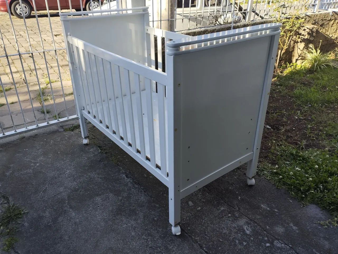 Berço que vira cama com colchão  - Foto 2