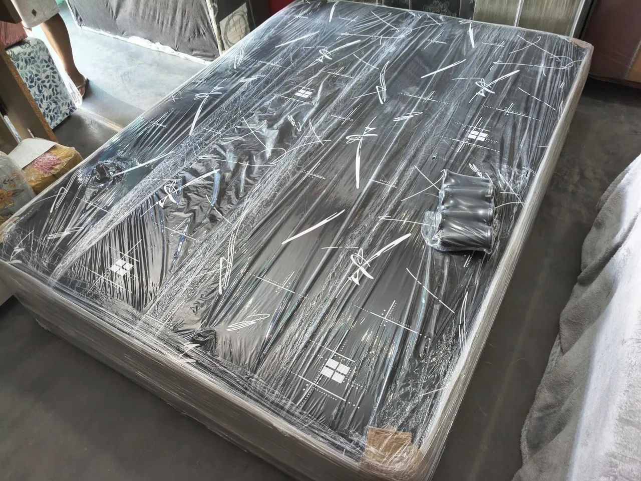 Cama Box Casal Espuma D28 + Travesseiro (ENTREGA GRÁTIS) - Foto 2