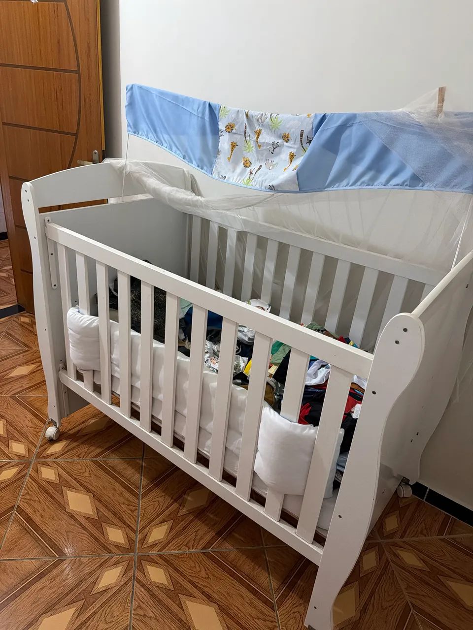 VENDO BERÇO PEROBA JUNIOR AMERICANO BRANCO - Foto 4