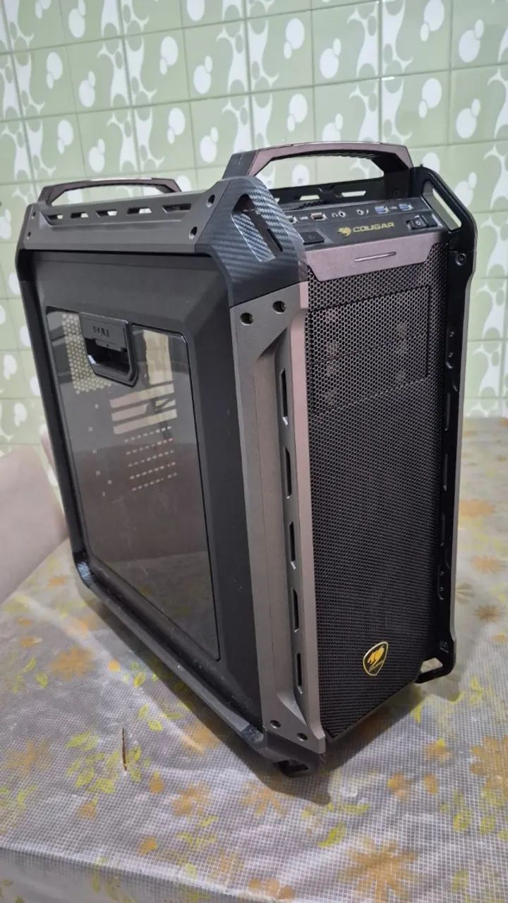 Cougar Panzer Max - gabinete full-tower