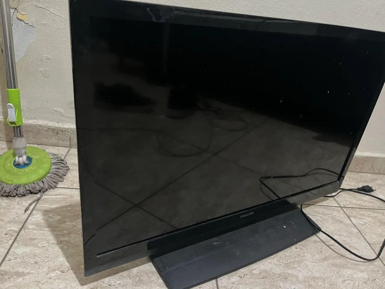 Tv 32 polegadas.  Tudo Funcionando porém desliga sozinha 