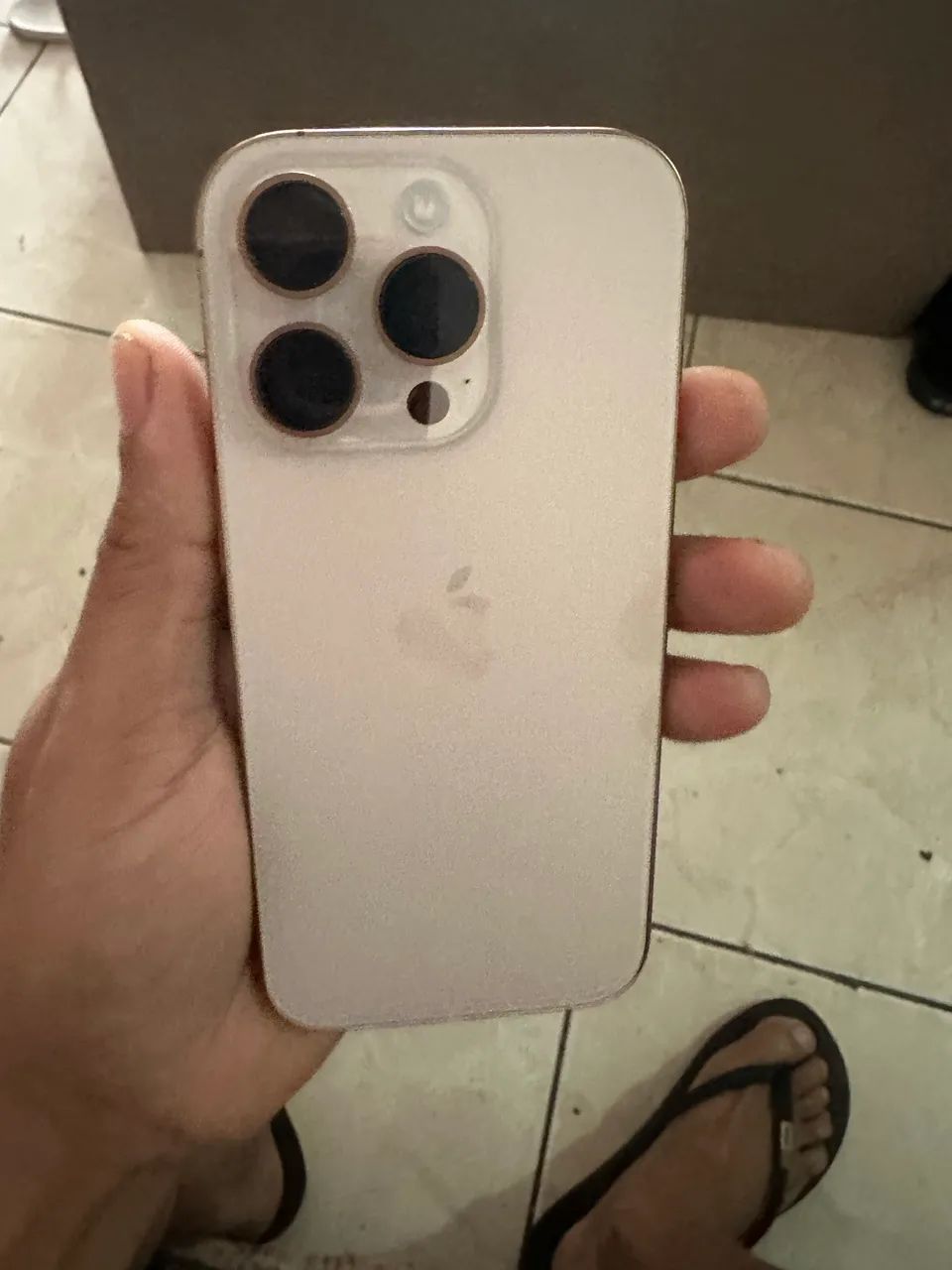 iPhone 16 pro - Foto 2