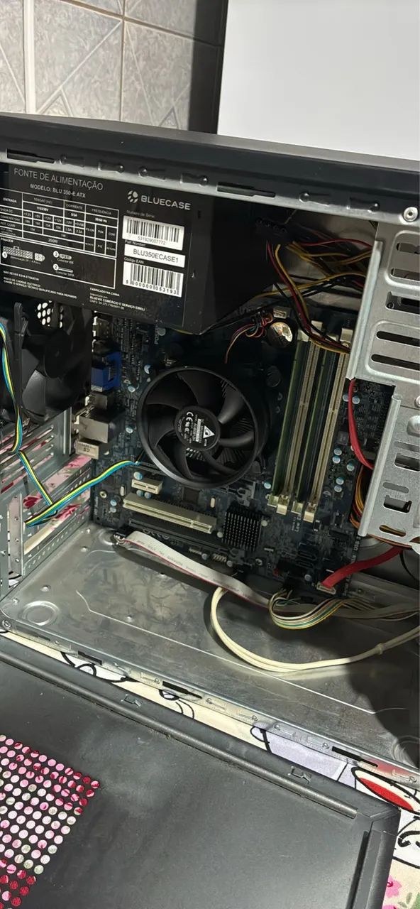 Vende computador i3 4 geração 4 gb de ram  com hd 250 gb fonte 350 w 