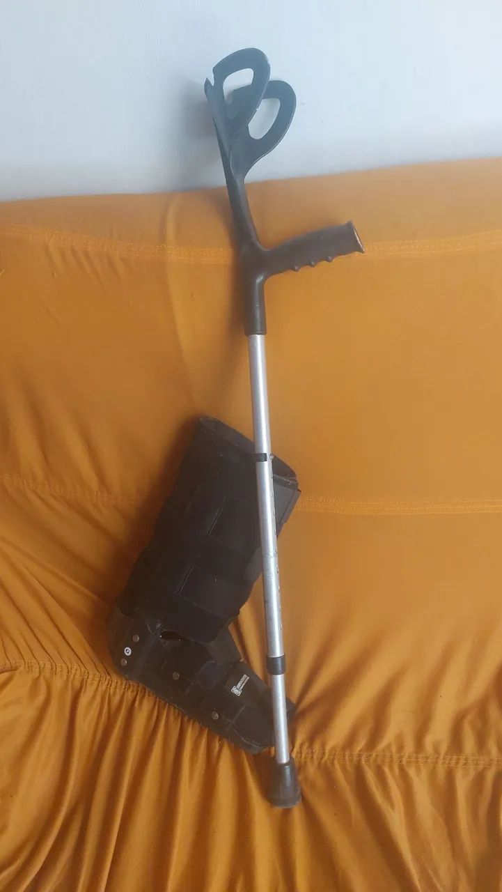 Bota ortopedica e moleta