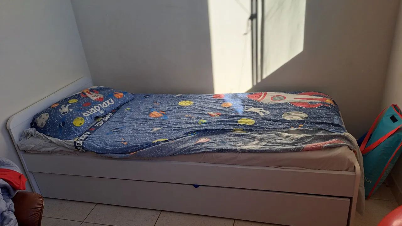 Vendo berco 3 em 1 com cama e cômoda acoplada - Foto 2