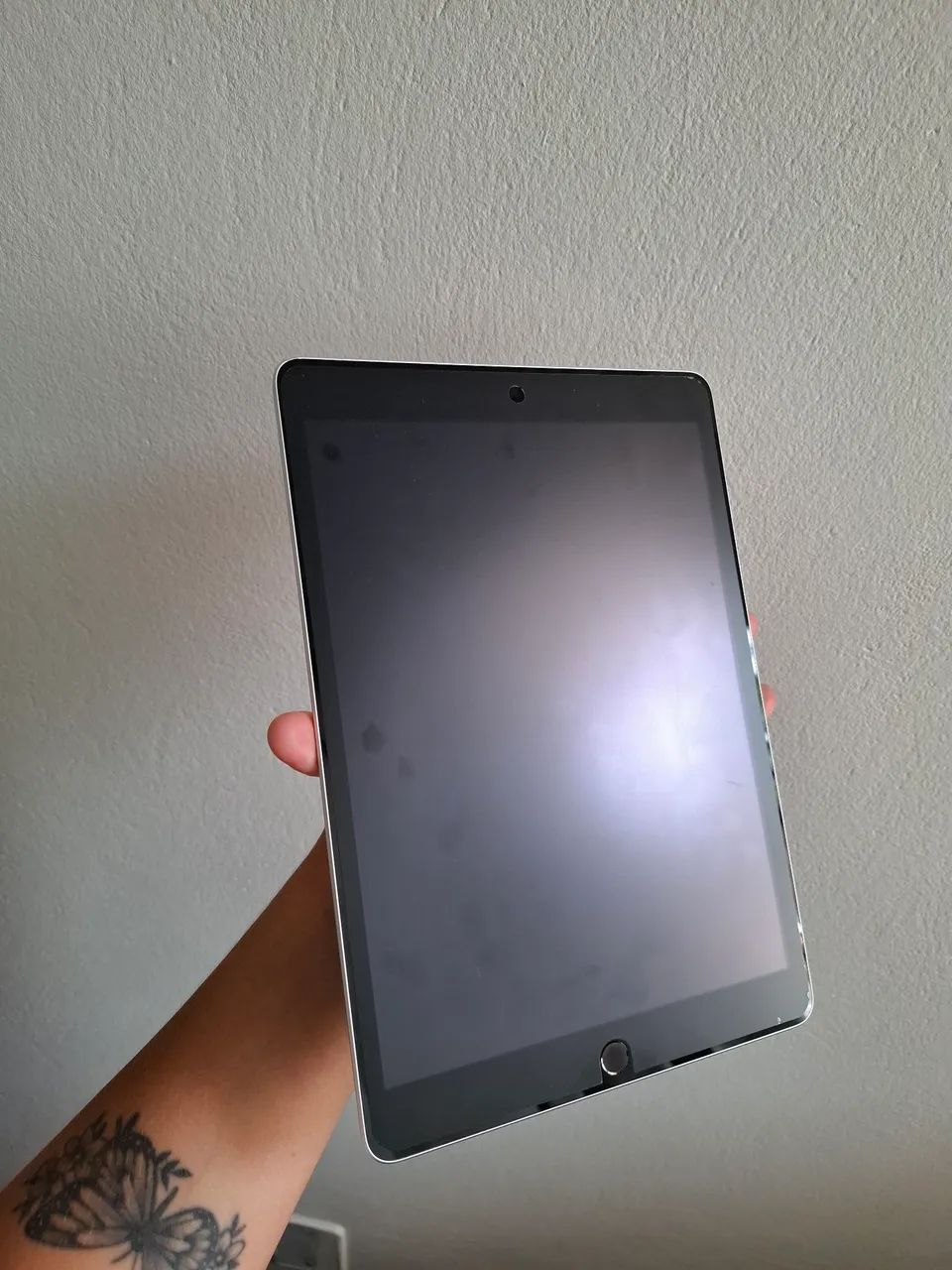 IPad 9ª Geração 64GB - Impecável + caixa original + capa de brinde - Foto 2