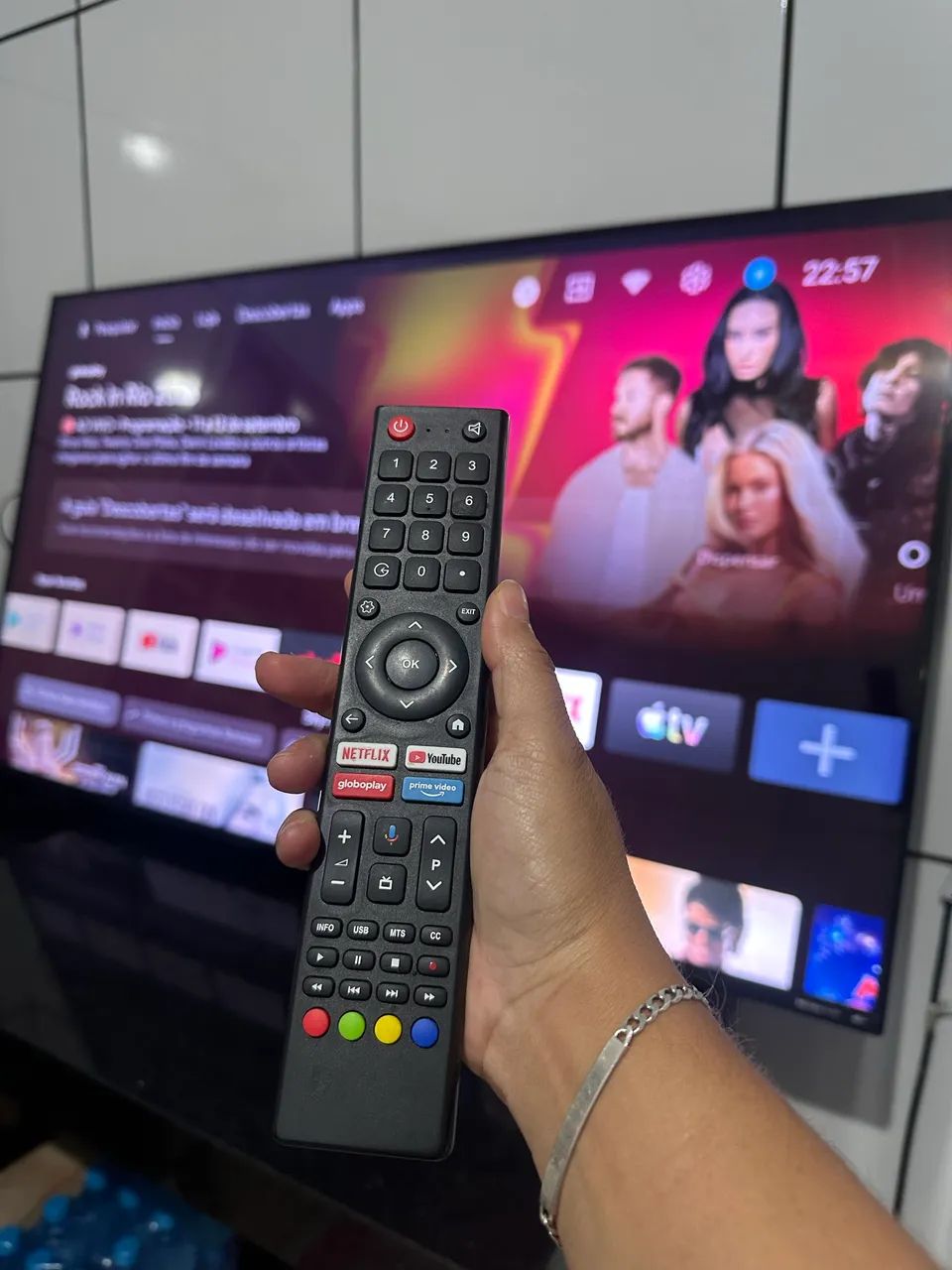 TV 55 4 k Android semi novo TCL  - Foto 4